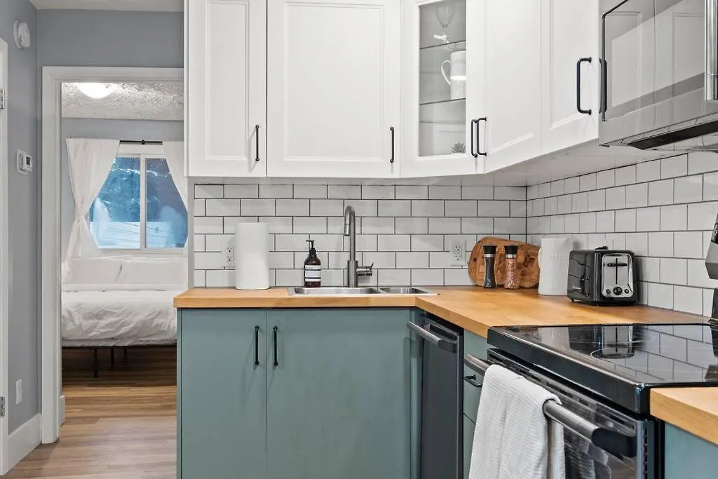 Elegant Boho Retreat - 8 Min To Wem Villa Edmonton Canada