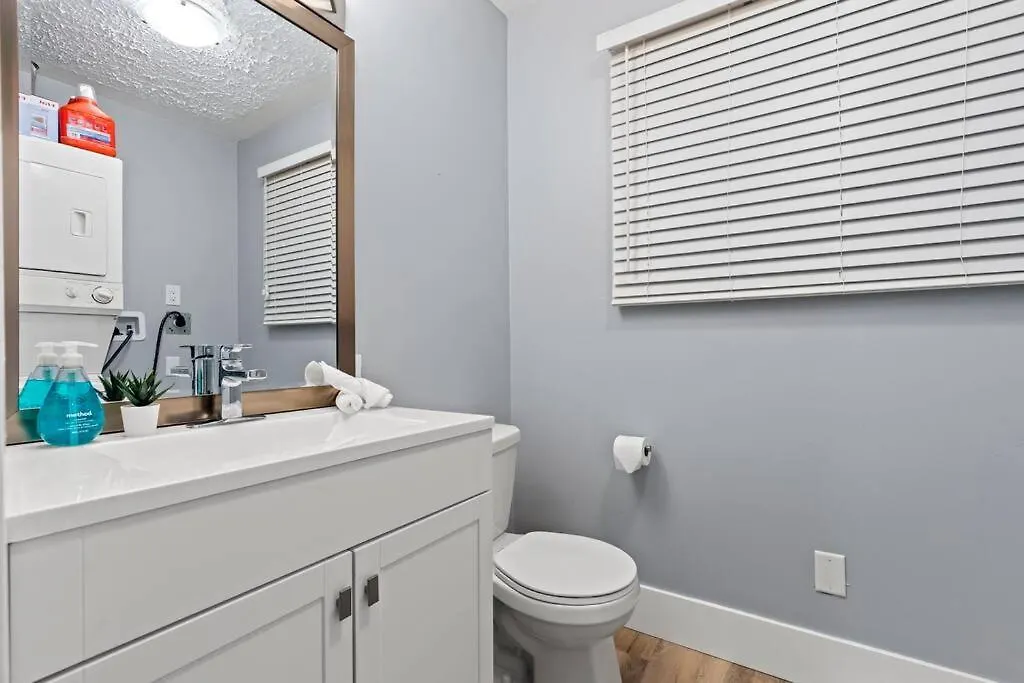 Elegant Boho Retreat - 8 Min To Wem Villa Edmonton Canada